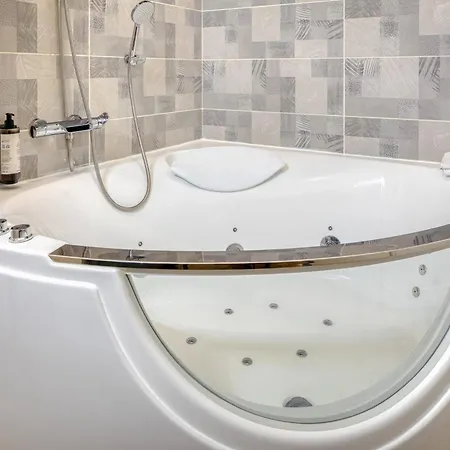 Chez Guillaume - Jungle Renove Balneo A La Gare Apartmán *