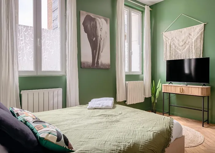 Chez Guillaume - Jungle Renove Balneo A La Gare *