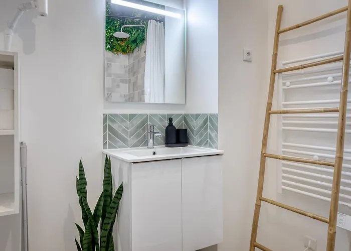 Chez Guillaume - Jungle Renove Balneo A La Gare Rouen